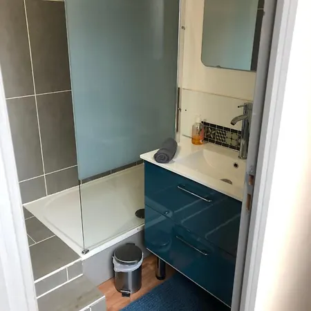 Proche De La شقة